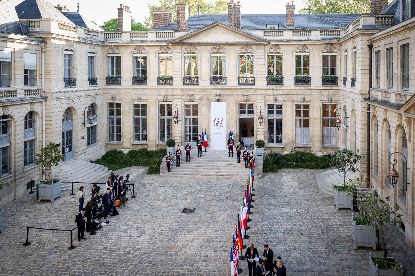 À quelques minutes de l'arrivée des délégations, les équipes du secrétariat général sont en place.