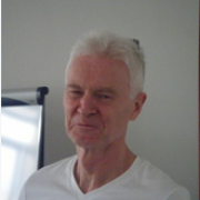 Yann Le Goff - Association des ingénieurs territoriaux de France (AITF) - Animateur du groupe « Mobilités signalisation », qui réunit les cadres techniques et ingénieurs des collectivités territoriales et de leurs établissements publics - intervient à la Direction de la Voirie de la Mairie de Paris sur les aspects réglementaires de la circulation et de la signalisation routière - ce groupe favorise les échanges entre collectivités, avec la participation du CEREMA, de la DSR et de la DMA, sur des sujets variés liés à la mobilité et à l’accessibilité - préside la commission de normalisation AVEP (accessibilité voirie espaces publics), dont le secrétariat est assuré par le BNTRA