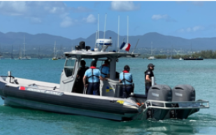Brigade nautique de Goubeyre en mer